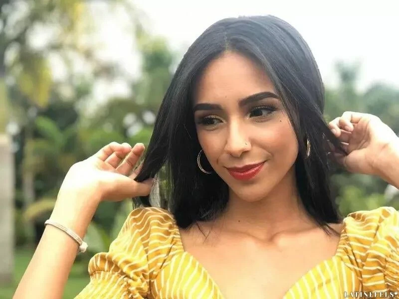 Karen Profile image 4